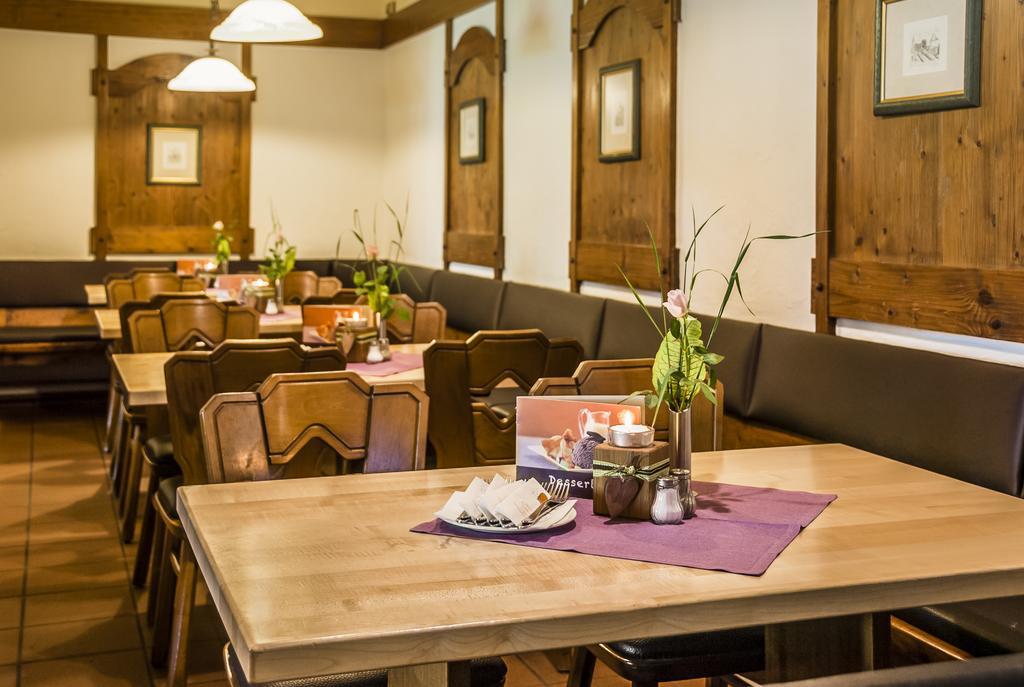 Hotel-Restaurant Bauer-Keller Greding Exteriér fotografie